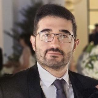 Ali Namvar headshot