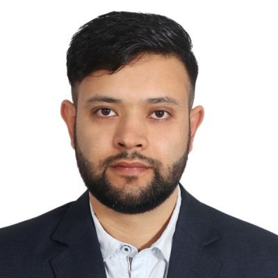 Vijay Giri headshot