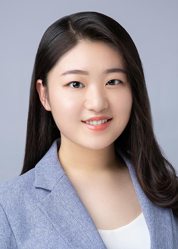 Jingyi Qiu headshot